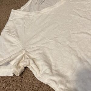 Universal Thread V-neck